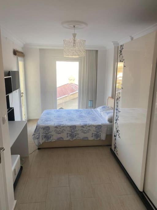 Deniz Manzarali, Havuzlu Ve Bahceli Triplex Villa Kuşadası