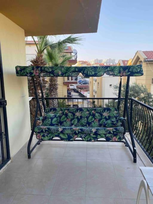 Deniz Manzarali, Havuzlu Ve Bahceli Triplex Kuşadası