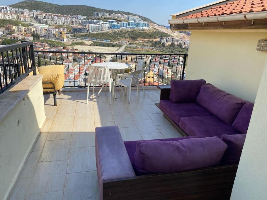 Deniz Manzarali, Havuzlu Ve Bahceli Triplex Kuşadası